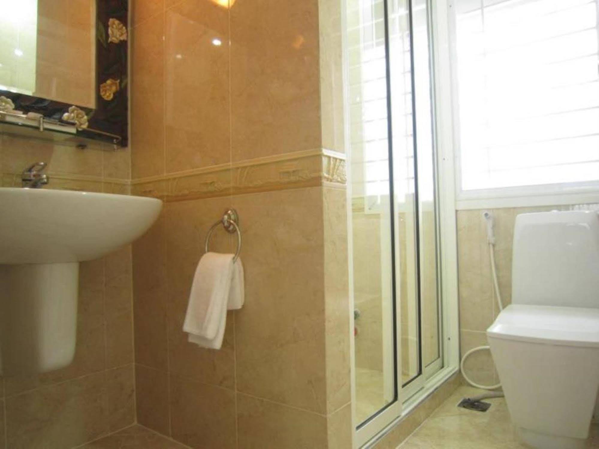 Hoang Thanh Thuy Airport Hotel 1 - Gan Am Thuc Dem Cho Hoang Hoa Tham Ho Chi Minh-byen Eksteriør bilde